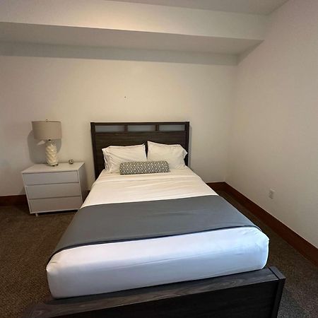 2Br Suite At The Grand Castle Pool Gym & Parking Grandville Esterno foto
