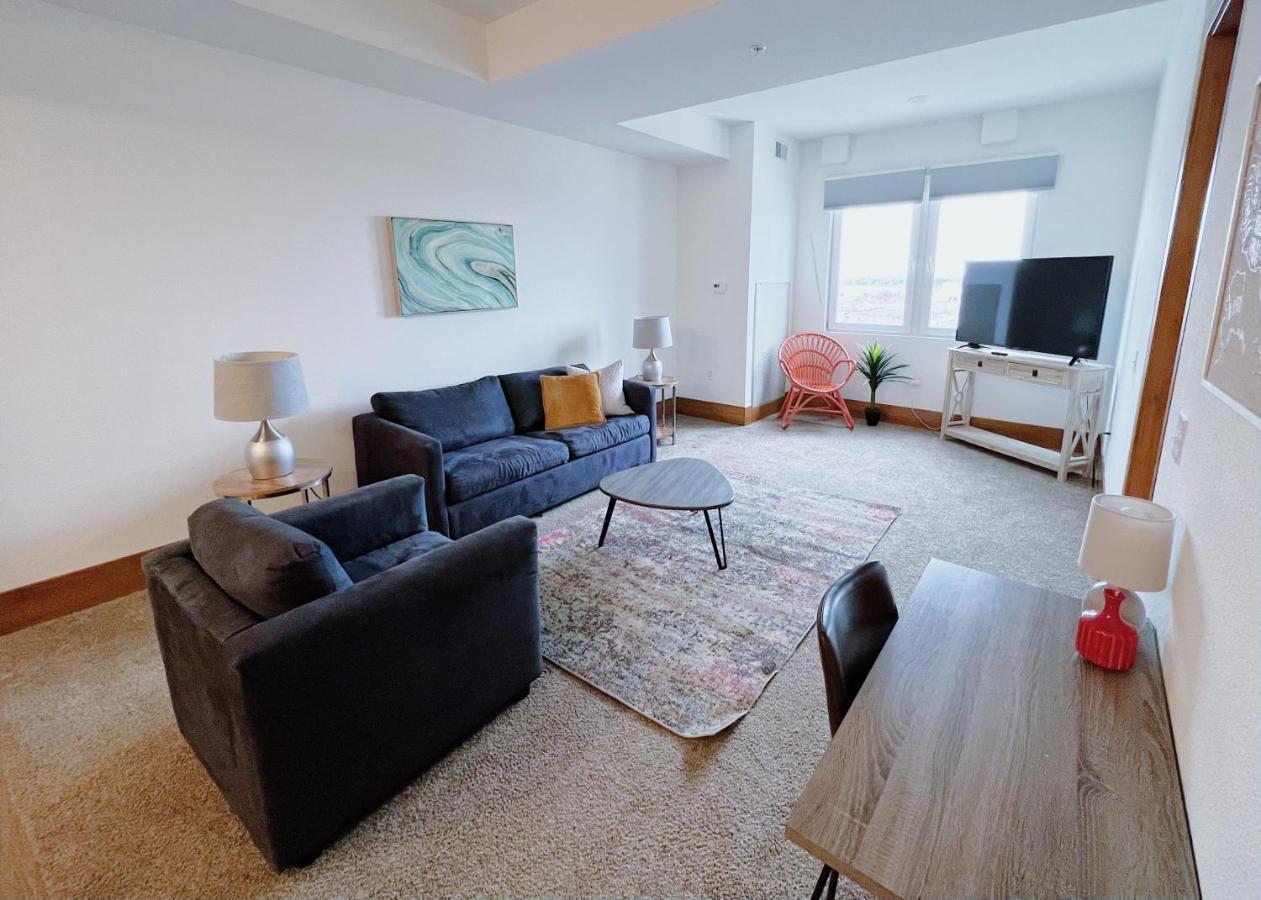 2Br Suite At The Grand Castle Pool Gym & Parking Grandville Esterno foto