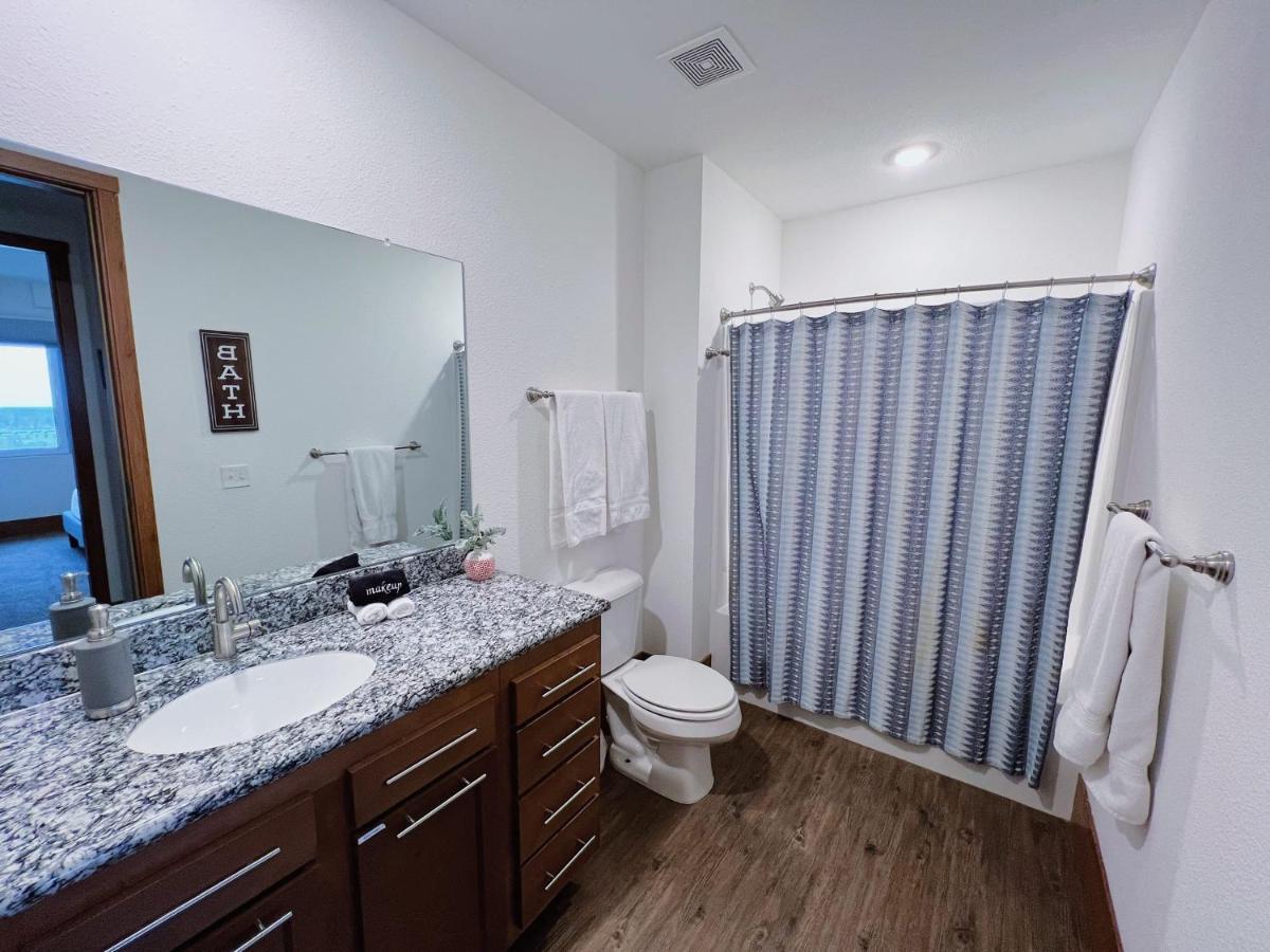 2Br Suite At The Grand Castle Pool Gym & Parking Grandville Esterno foto