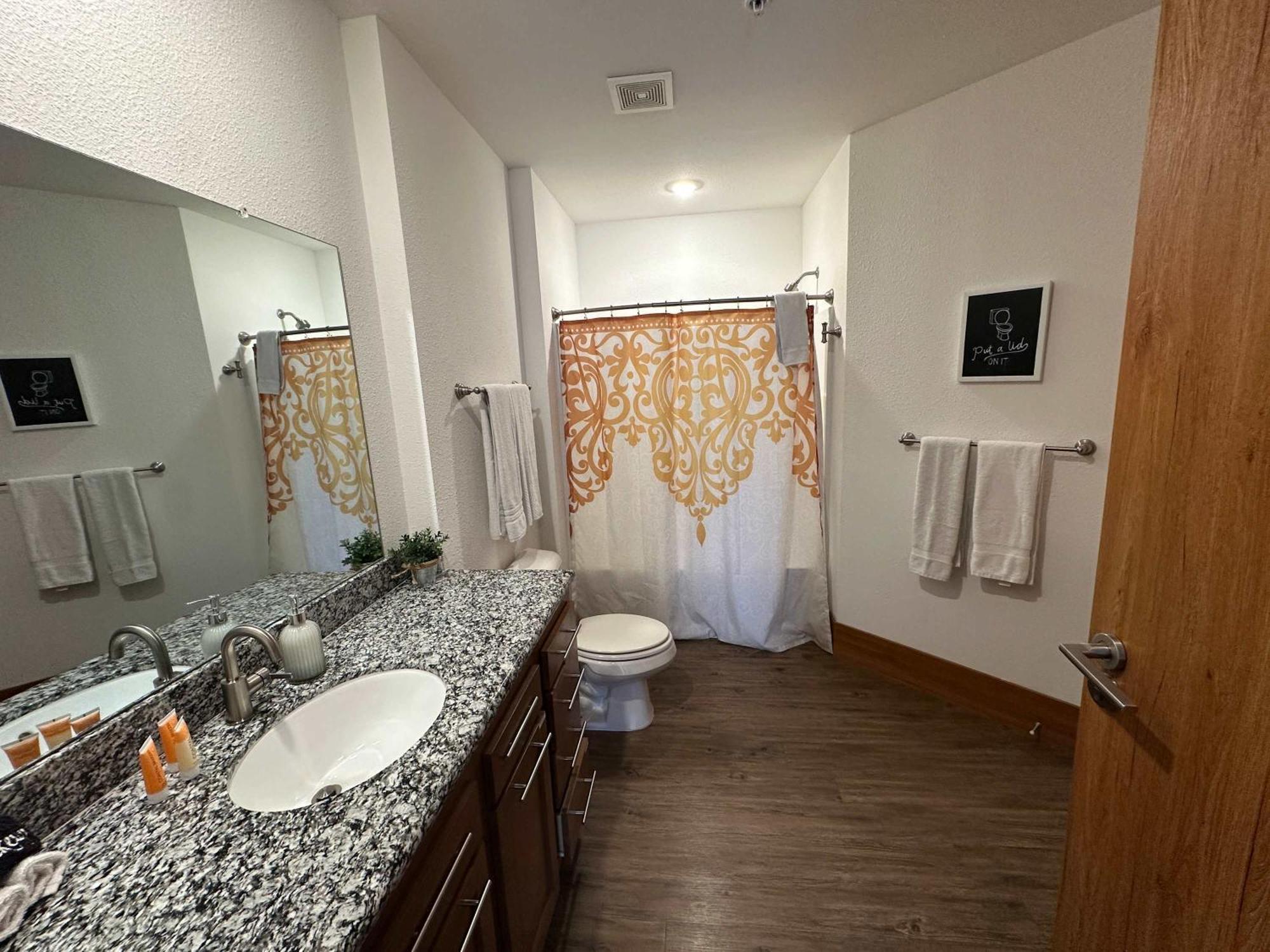 2Br Suite At The Grand Castle Pool Gym & Parking Grandville Esterno foto